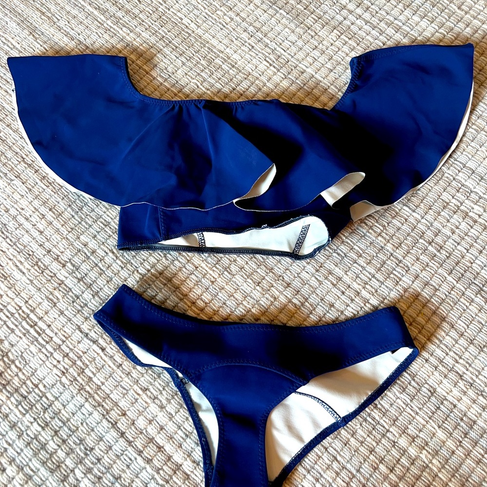 Chic blue bikini